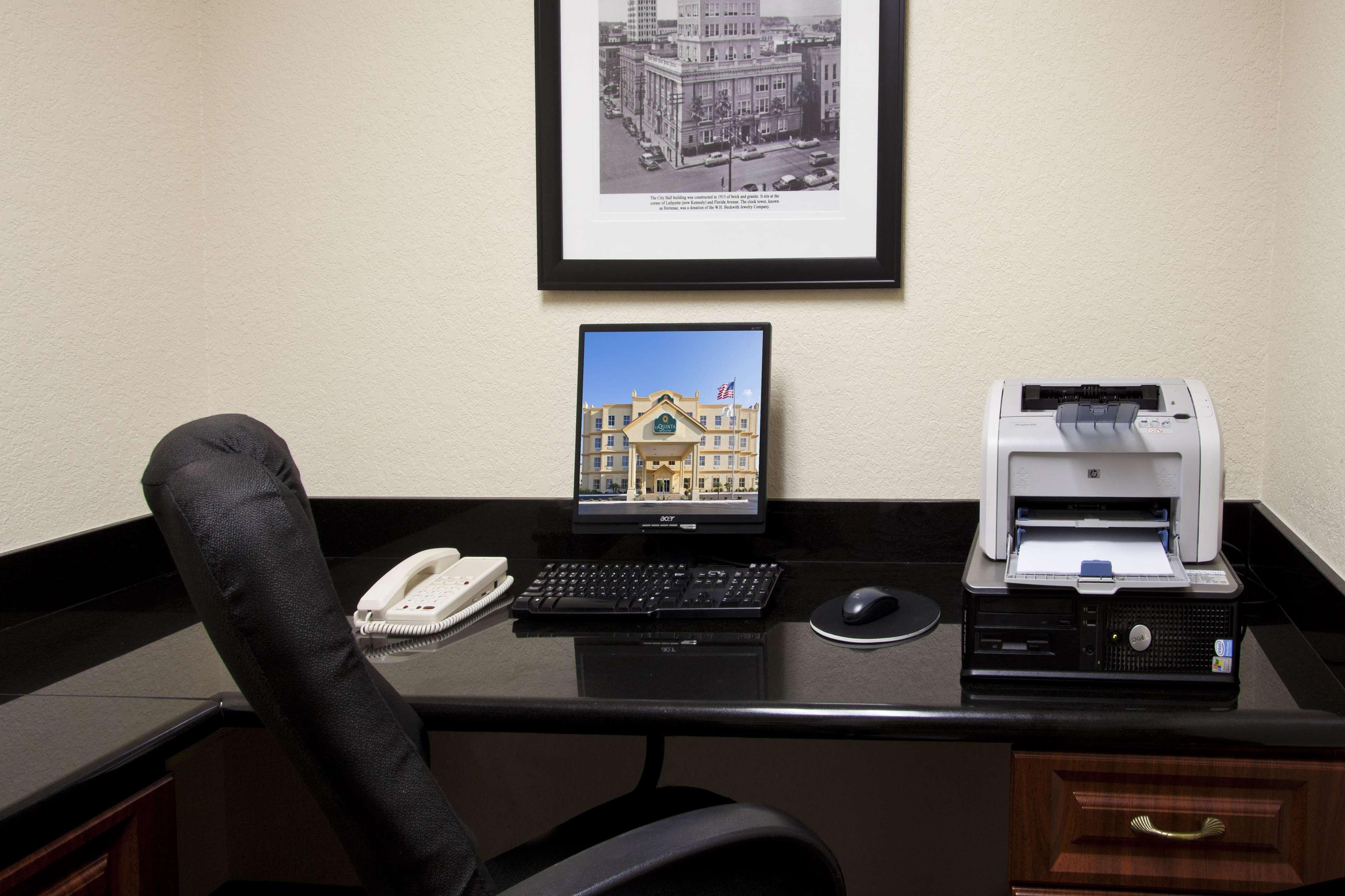 La Quinta By Wyndham Tampa Central Buitenkant foto